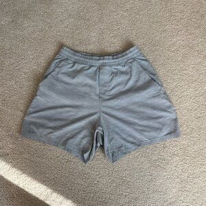 lululemon athletica Men's Heather Gray Pace Breaker 5’  Shorts - Size Small